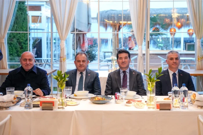 Ortahisar Belediye Başkanı Ahmet Kaya, CHP Trabzon &Ouml;rg&uuml;t&uuml;n&uuml; İftar Programında Bir Araya Getirdi