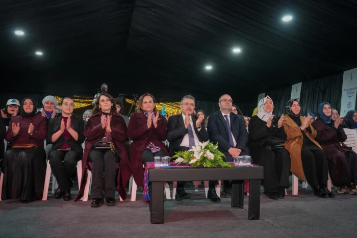 Kanadalı yazar Jenny Molendyk, nasıl din değiştirdiğini anlattı