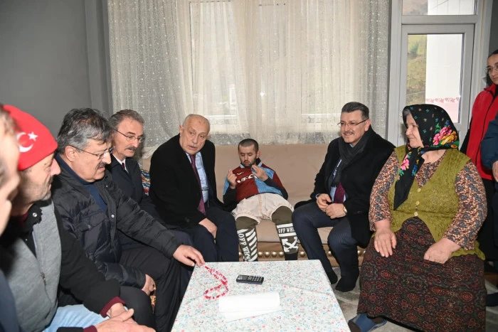 Başkan Gen&ccedil;, Şalpazarı&rsquo;nda Vatandaşlarla Buluştu: &ldquo;İl&ccedil;emizi Hak Ettiği Noktaya Taşıyacağız&rdquo;