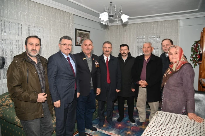 Başkan Gen&ccedil;, Şalpazarı&rsquo;nda Vatandaşlarla Buluştu: &ldquo;İl&ccedil;emizi Hak Ettiği Noktaya Taşıyacağız&rdquo;