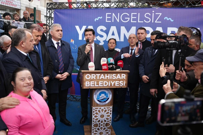 Trabzon&rsquo;da Engelsiz Yaşam Parkı hizmete a&ccedil;ılarak &ouml;zel bireyler i&ccedil;in yeni bir sosyal alan oluşturuldu