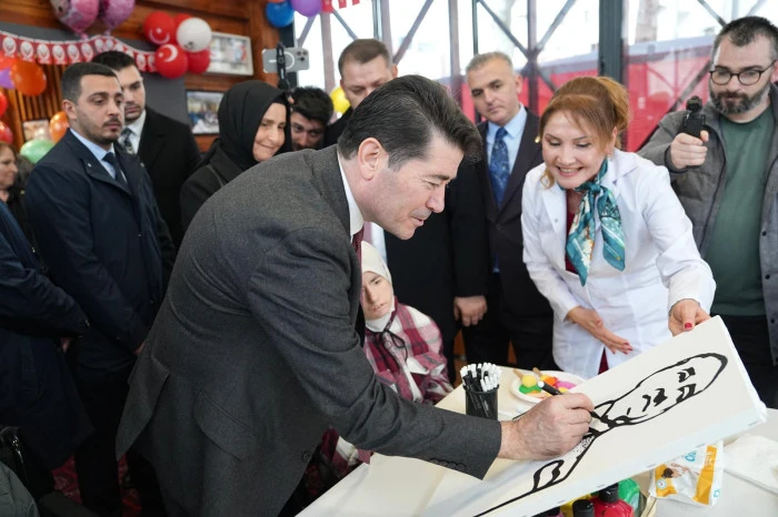 Trabzon&rsquo;da Engelsiz Yaşam Parkı hizmete a&ccedil;ılarak &ouml;zel bireyler i&ccedil;in yeni bir sosyal alan oluşturuldu