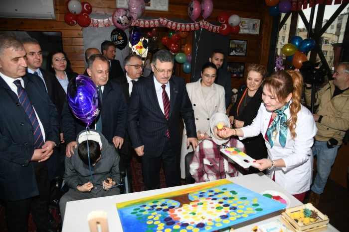 Trabzon&rsquo;da Engelsiz Yaşam Parkı hizmete a&ccedil;ılarak &ouml;zel bireyler i&ccedil;in yeni bir sosyal alan oluşturuldu