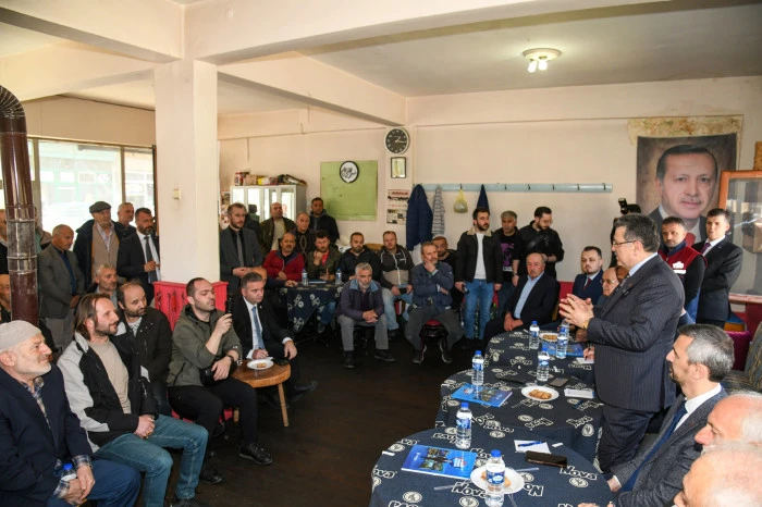 Başkan Ahmet Metin Gen&ccedil;, Işıklar Mahallesi i&ccedil;in ulaşım ve altyapı yatırımlarını duyurdu