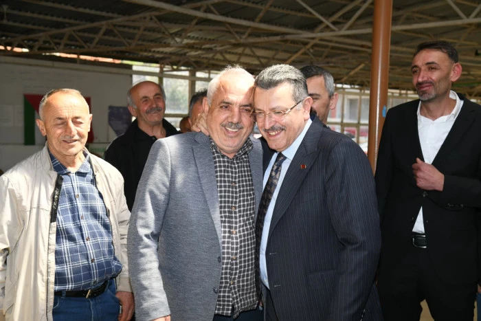 Başkan Ahmet Metin Gen&ccedil;, Işıklar Mahallesi i&ccedil;in ulaşım ve altyapı yatırımlarını duyurdu