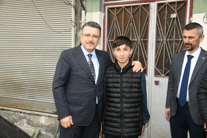Başkan Ahmet Metin Gen&ccedil;, Işıklar Mahallesi i&ccedil;in ulaşım ve altyapı yatırımlarını duyurdu