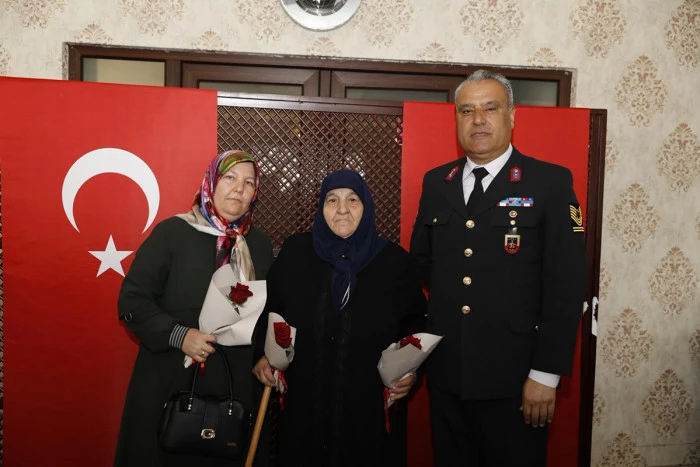 Ak&ccedil;aabat&rsquo;ta şehit anneleri Anneler G&uuml;n&uuml; programında bir araya geldi