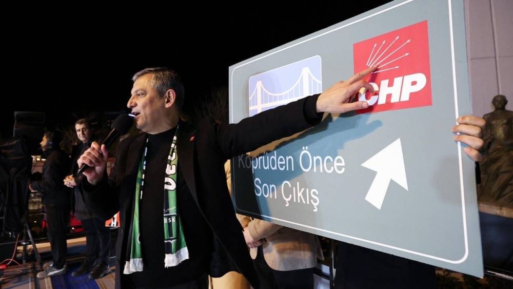 &Ouml;zg&uuml;r &Ouml;zel&rsquo;den İran'a y&ouml;nelik saldırıya ilişkin 7 maddelik net &ccedil;ağrı: &lsquo;B&ouml;lgemizde savaş istemiyoruz&rsquo; 