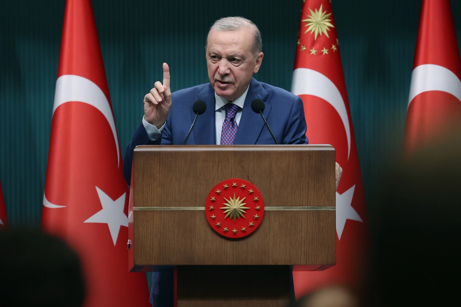 Erdoğan: Diplomaside g&uuml;&ccedil;l&uuml;, savunma sanayide destan yazan T&uuml;rkiye var