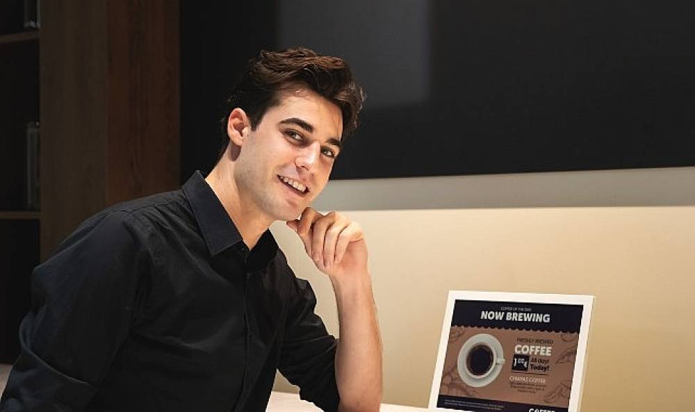 Samsung Biyo-Re&ccedil;ine ile &uuml;retilen   ilk 13 in&ccedil;'lik Renkli E-paper ekranını tanıttı 