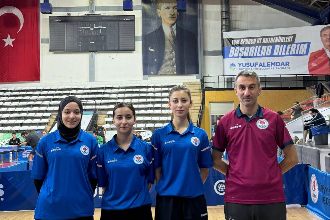Trabzon B&uuml;y&uuml;kşehir kadın masa tenisi takımı zirvede
