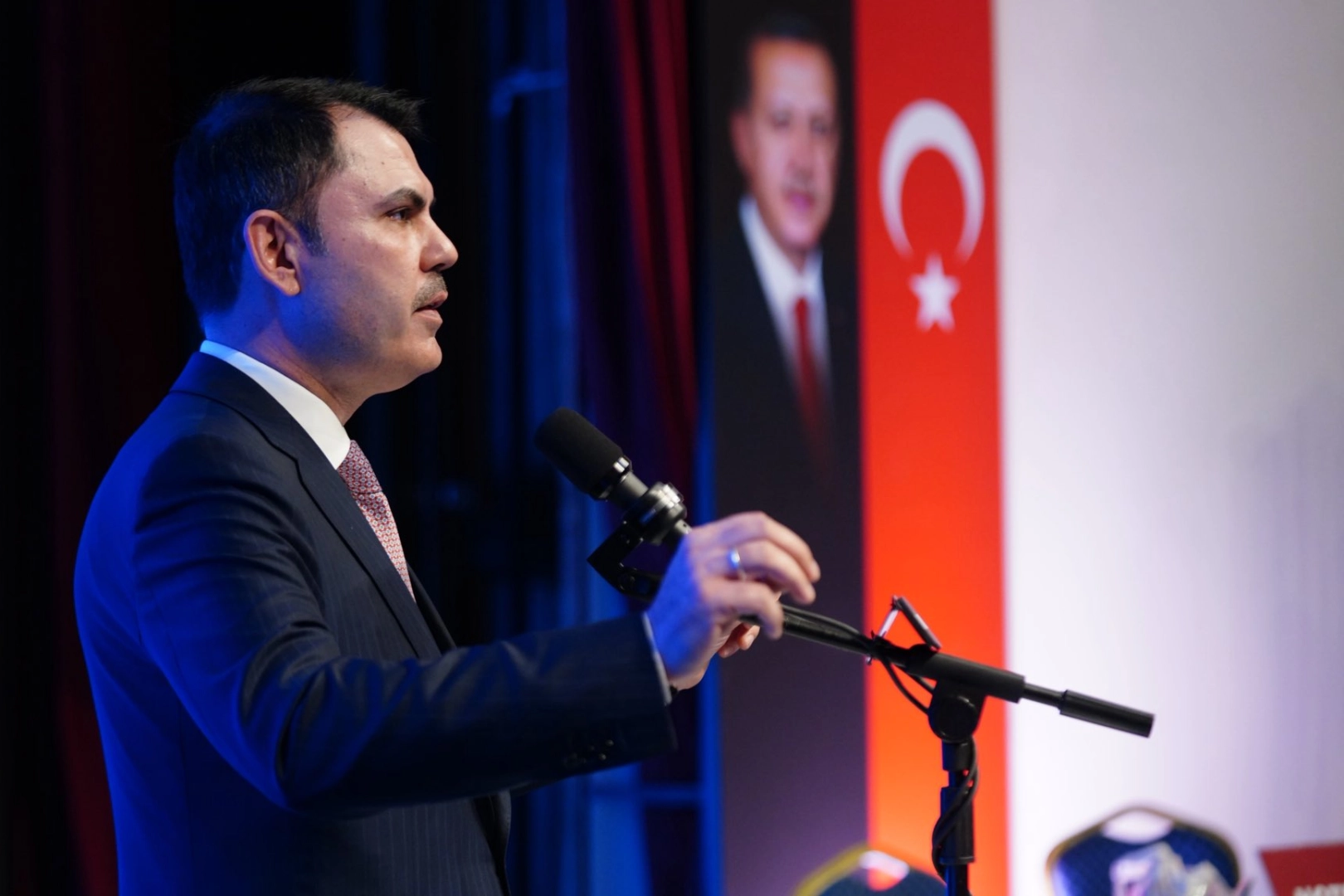 İstanbullulara m&uuml;jdeyi Bakan Kurum verdi... Kentsel d&ouml;n&uuml;ş&uuml;me 3 milyon TL'lik yeni finansman