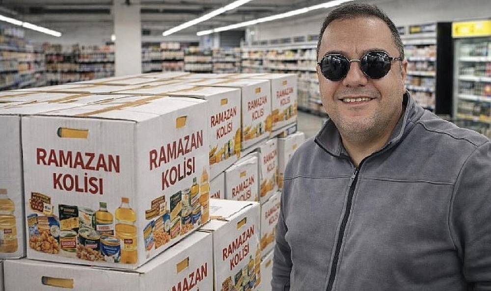 &Uuml;nl&uuml; Fenomen Okan Boyar Ramazan Ayında da İyilik Seferberliğini S&uuml;rd&uuml;r&uuml;yor