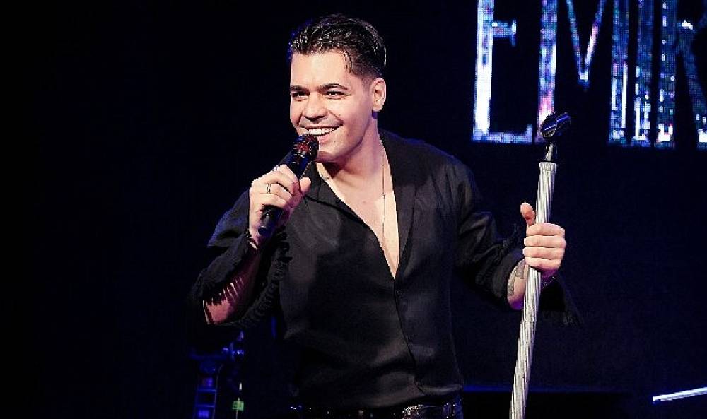 Emir Can İğrek'ten Konserde S&uuml;rpriz