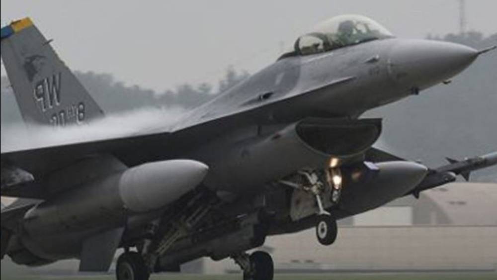 ABD’ de F-16 uçağı eğitim uçuşu sırasında düştü 