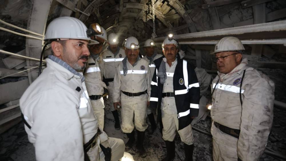 Bakan Yardımcısı Ahmet Aydın, Zonguldak’ta madencilerle yer altına indi 