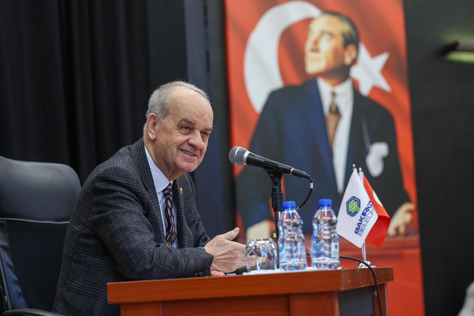 İlker Başbuğ Bakırk&ouml;yl&uuml;lerle buluştu