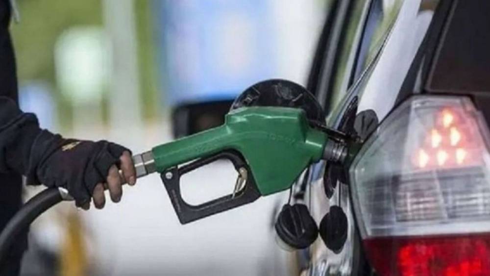 Benzine indirim geldi: Yeni fiyatlar a&ccedil;ıklandı 