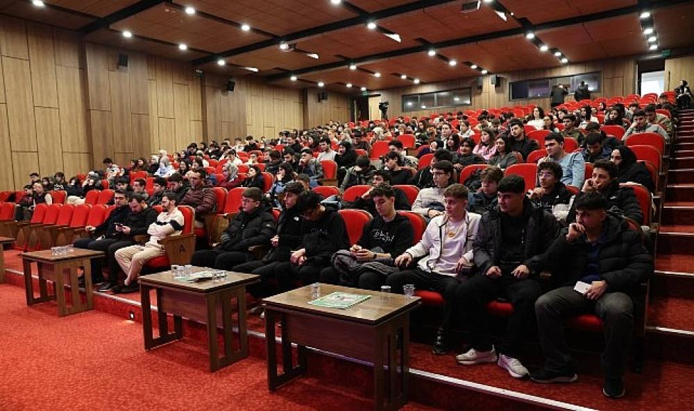 Bağcılar'da iş arayanlar ile iş verenler &ldquo;Kariyer Buluşmaları"nda bir araya geldi