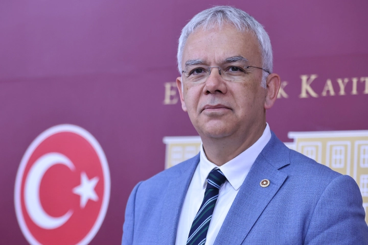 CHP'li Pala: Türkiye'nin fosil yakıtları teşvik etmesi kabul