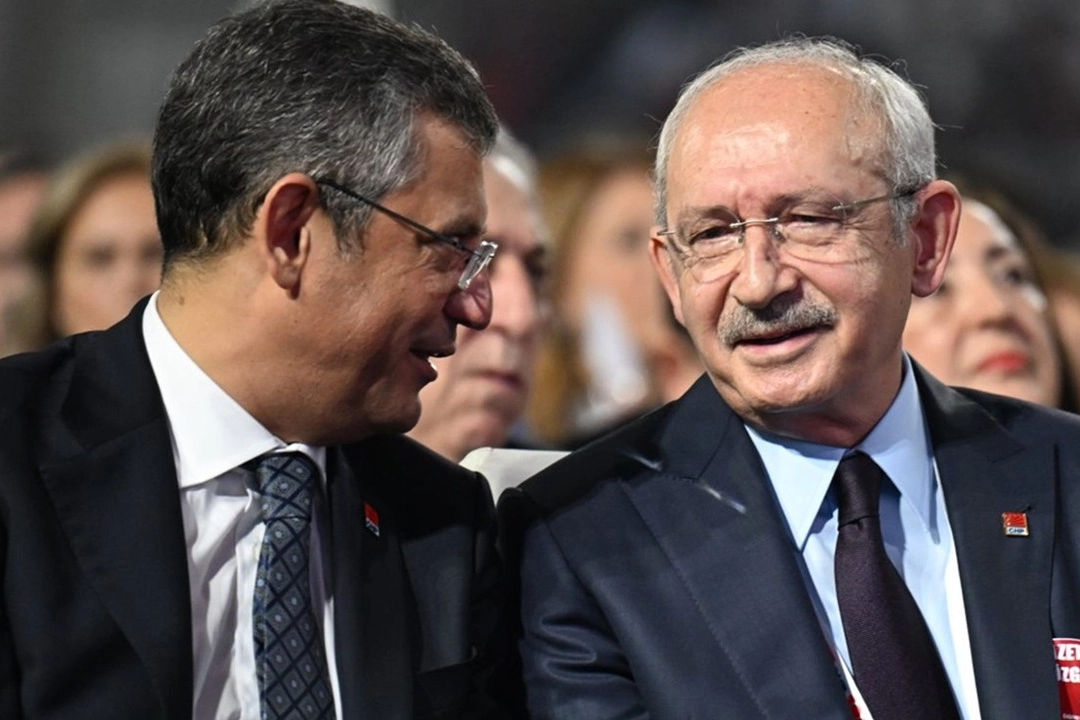 CHP&rsquo;de grup toplantısı krizi! K&uuml;rs&uuml;den seslenen kim olacak?