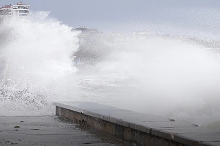 Dikkat! &Ccedil;ok sayıda il i&ccedil;in fırtına ve kuvvetli yağış uyarısı
