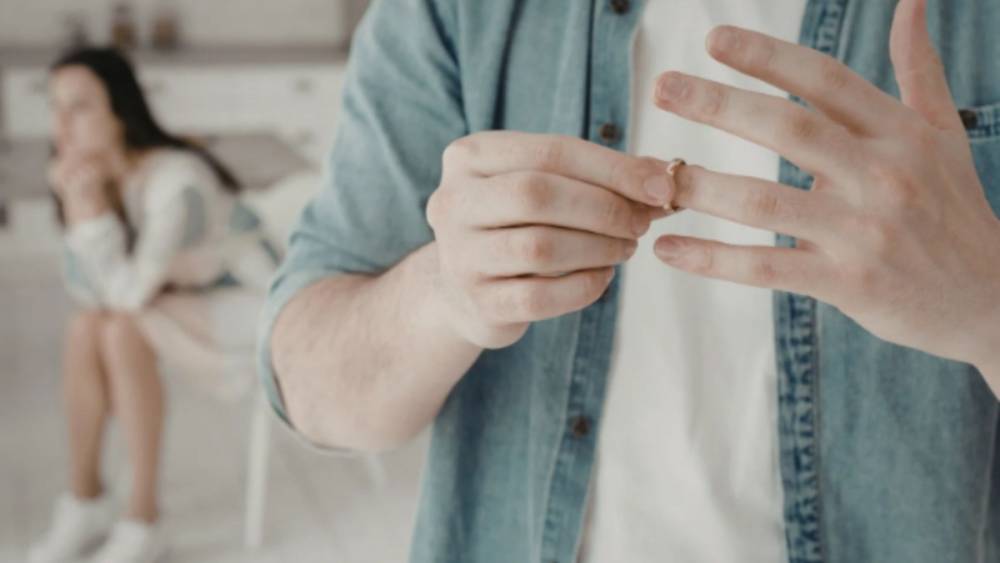 T&Uuml;İK a&ccedil;ıkladı: Boşanmanın en fazla yaşandığı İl İzmir, en az yaşandığı il Hakkari oldu 