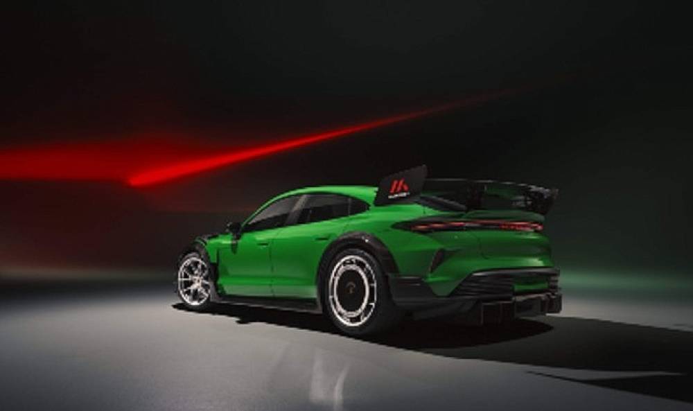 Pirelli P Zero Trofeo RS Donanımlı Porsche Taycan Turbo GT, 