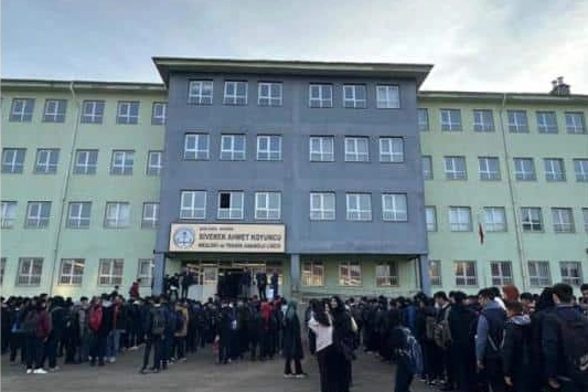 MEB a&ccedil;ıkladı... Siverek&rsquo;te eğitime 4 g&uuml;n ara verildi
