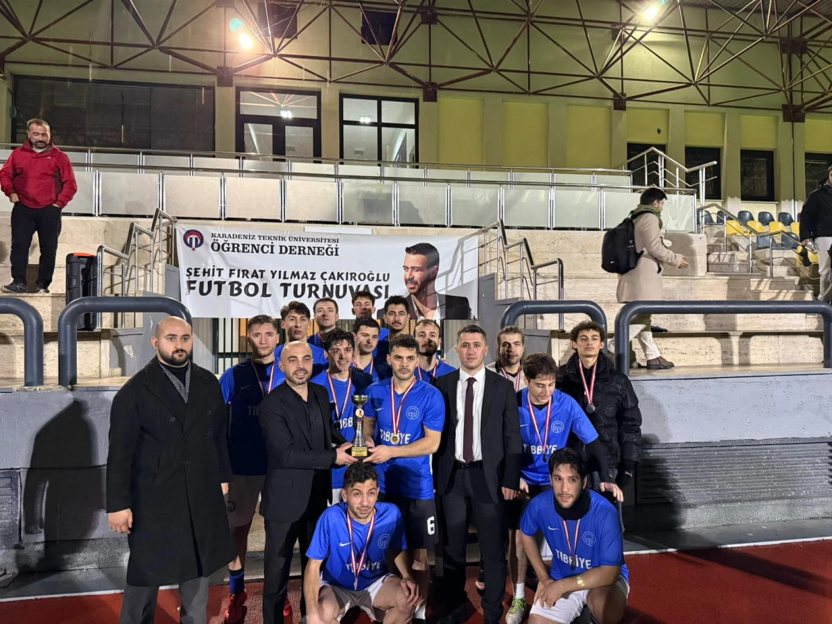 16 T&uuml;rk Devleti&rsquo;ni temsilen oluşturulan takımlar sahaya &ccedil;ıktı