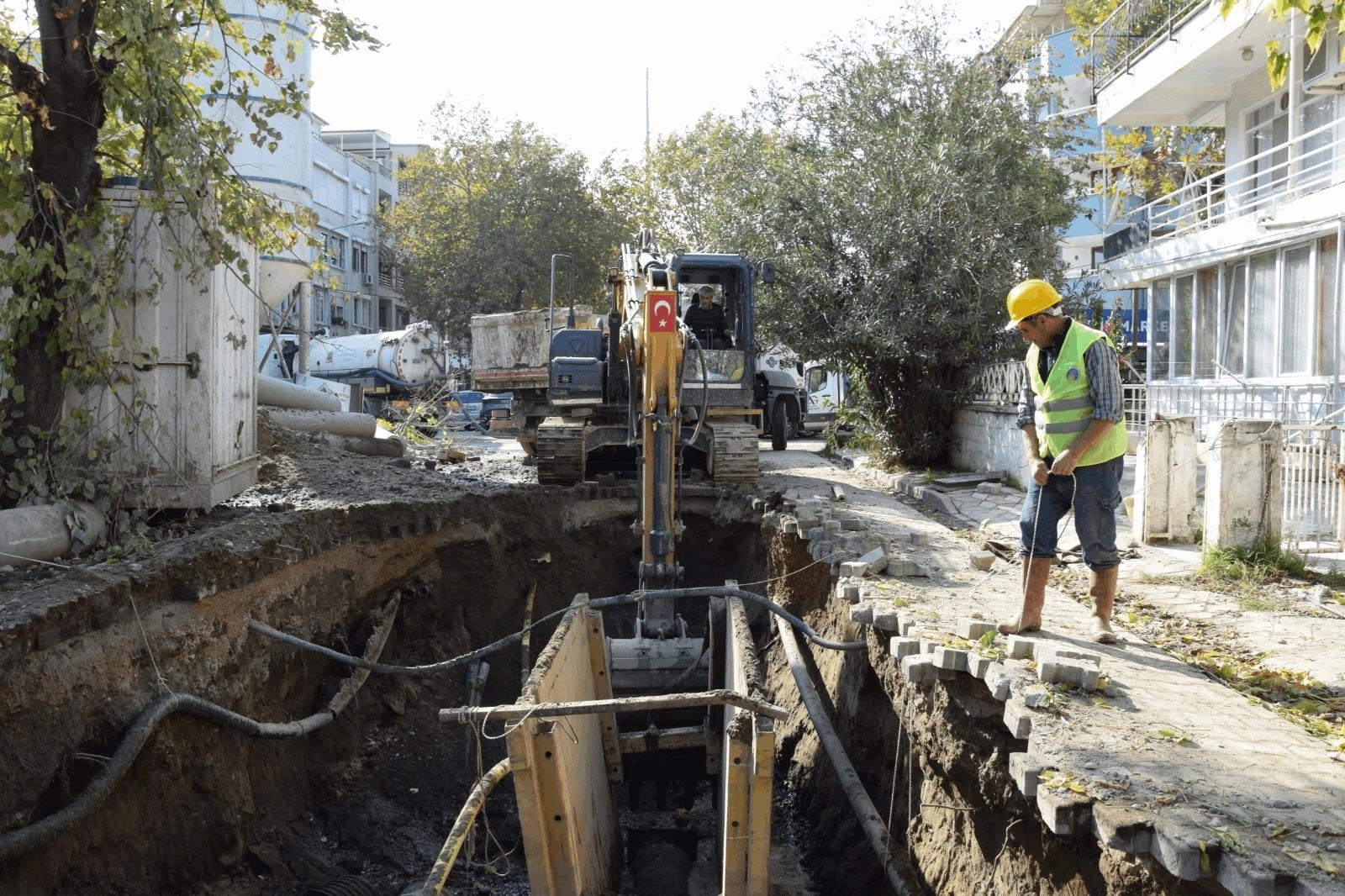 Balıkesir B&uuml;y&uuml;kşehir&rsquo;den Edremit&rsquo;e altyapı hamlesi