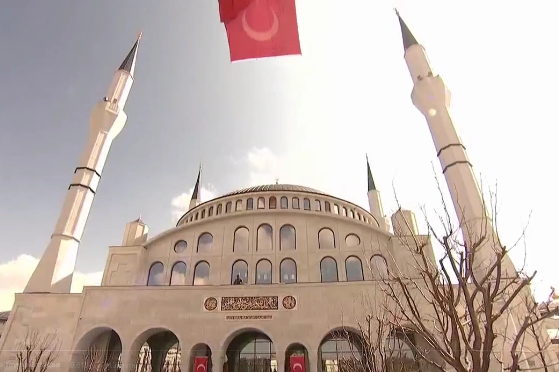 Erdoğan: Değerlerimizi ihya etmeyi s&uuml;rd&uuml;receğiz