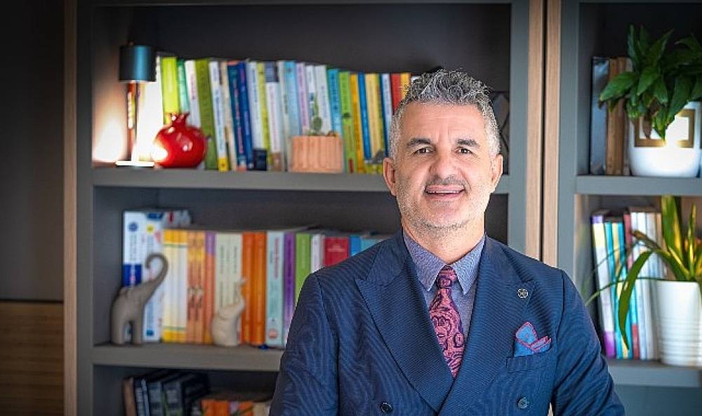 Acıbadem Üniversitesi Beslenme ve Diyetetik Bölümü Başkanı Prof. Dr. Murat Baş, Bitter Çikolata İle İlgili Yeni Araştırmayı Yorumladı:   “Bitter Çikolata Yaşlanmayı Yavaşlatıyor, Ancak Bilinçli Tüketilmeli"