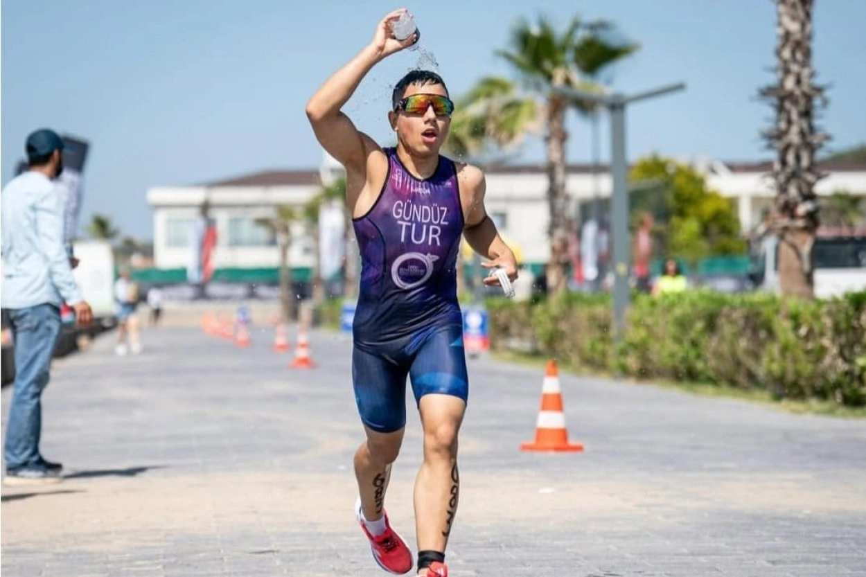 Ordu&rsquo;lu sporcu Ayvalık Triatlonu&rsquo;nda birinci