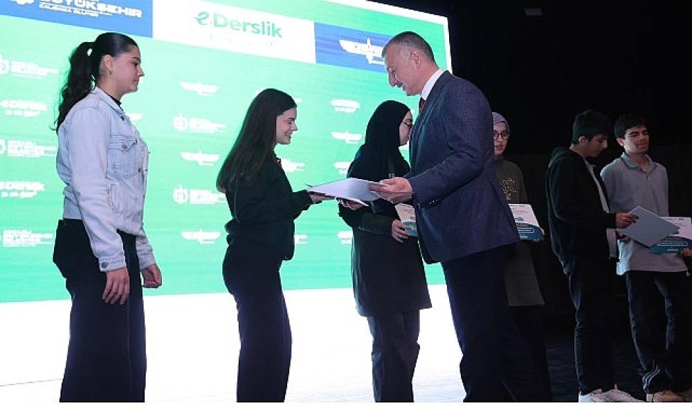 YKS ve LGS'ye ücretsiz hazırlık programı Kılavuz e-Derslik açıldı