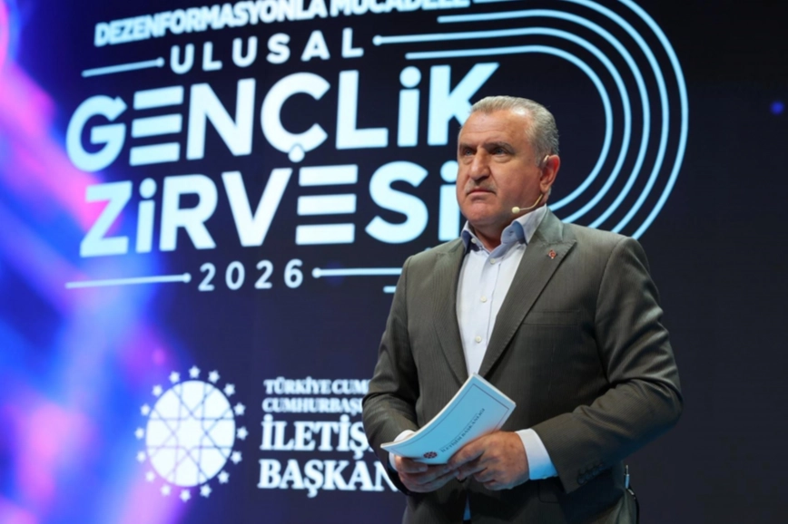 Bakan Bak&rsquo;tan gen&ccedil;lere dezenformasyon uyarısı