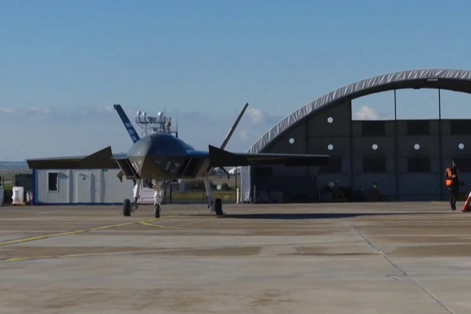 Bayraktar KIZILELMA'ya ASELSAN FEWS-U elektronik harp s&uuml;iti entegre edildi