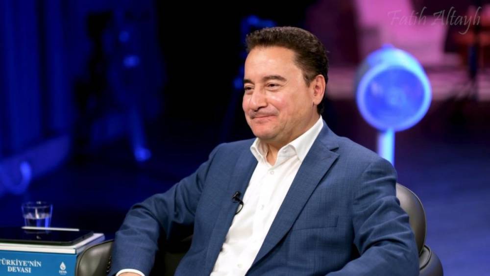 Ali Babacan, uyuşturucuyla m&uuml;cadelede kalıcı &ouml;nlemler &ccedil;ağrısı yaptı 