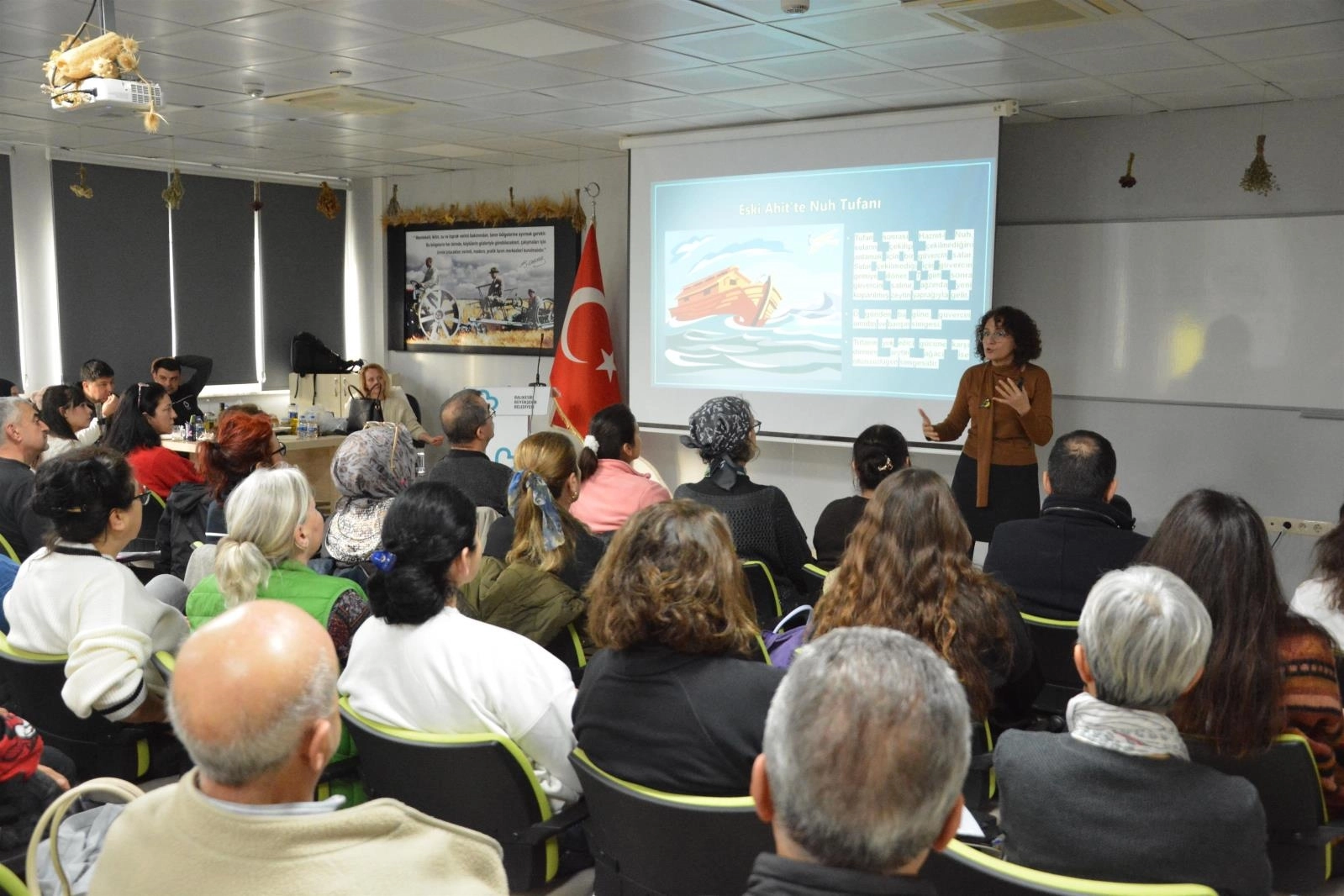 Balıkesir&rsquo;de &ccedil;ift&ccedil;ilere uygulamalı zeytin eğitimi