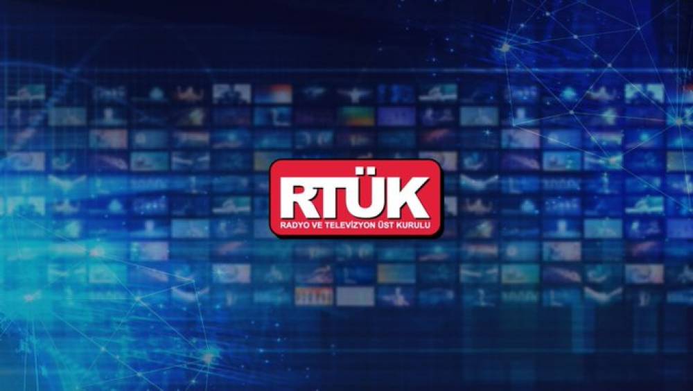 RT&Uuml;K araştırması: Gen&ccedil;lerin y&uuml;zde 88,1&rsquo;i sosyal medyaya yaş sınırı istiyor 