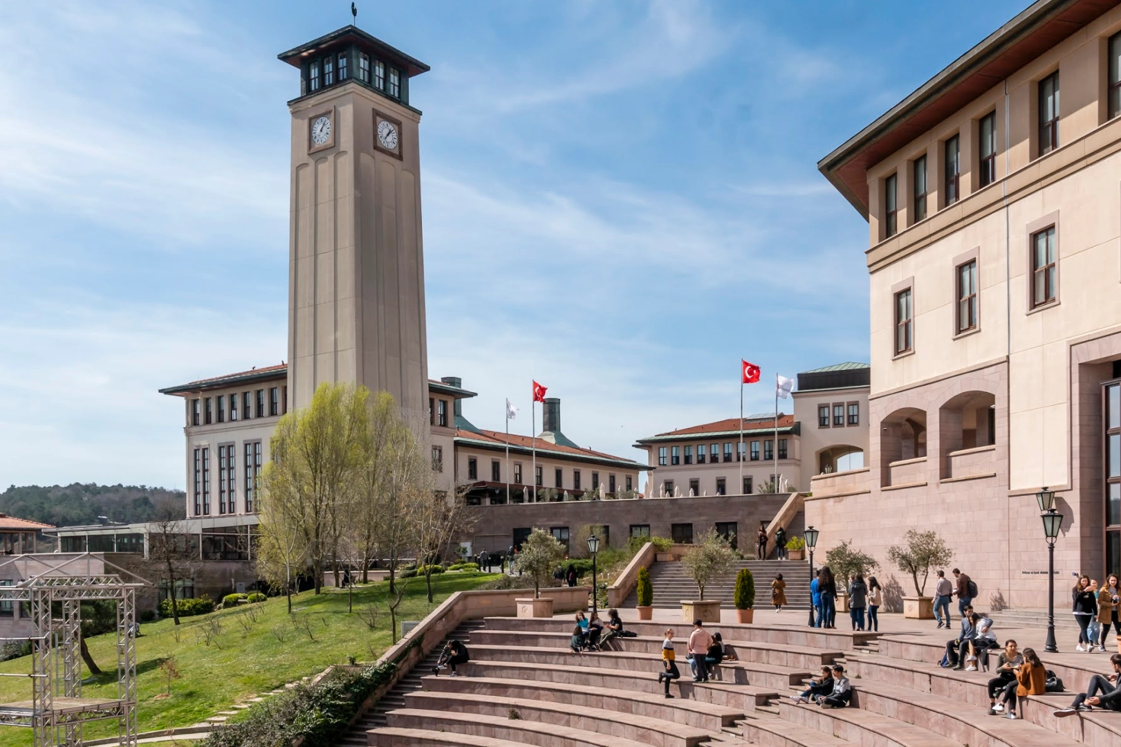 T&uuml;rk &uuml;niversitelerinden g&uuml;&ccedil;l&uuml; performans... THE 2026 sıralamaları a&ccedil;ıklandı