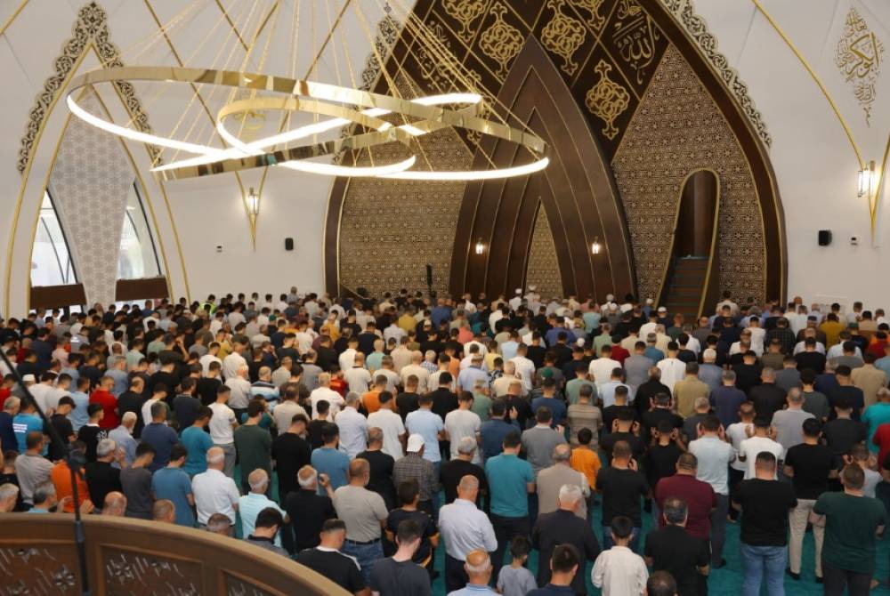 &Uuml;&ccedil; aylar başladı, Regaip kandili bug&uuml;n: Regaip kandili nedir? Regaip kandili nasıl idrak edilir? 