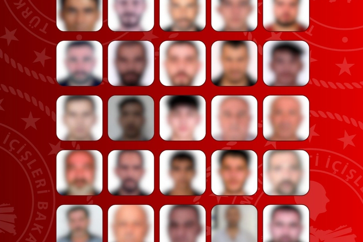Kırmızı b&uuml;ltenli 27 su&ccedil;lu T&uuml;rkiye'ye iade edildi!