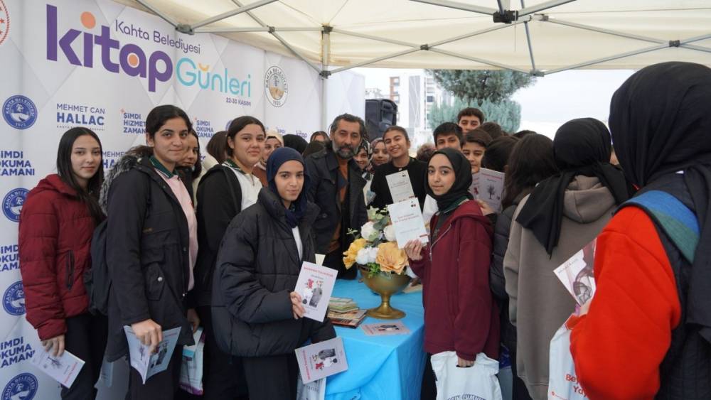 Murat Kayış, Kahta Kitap Günlerinde Okurlarıyla Buluştu  - Videolu Haber