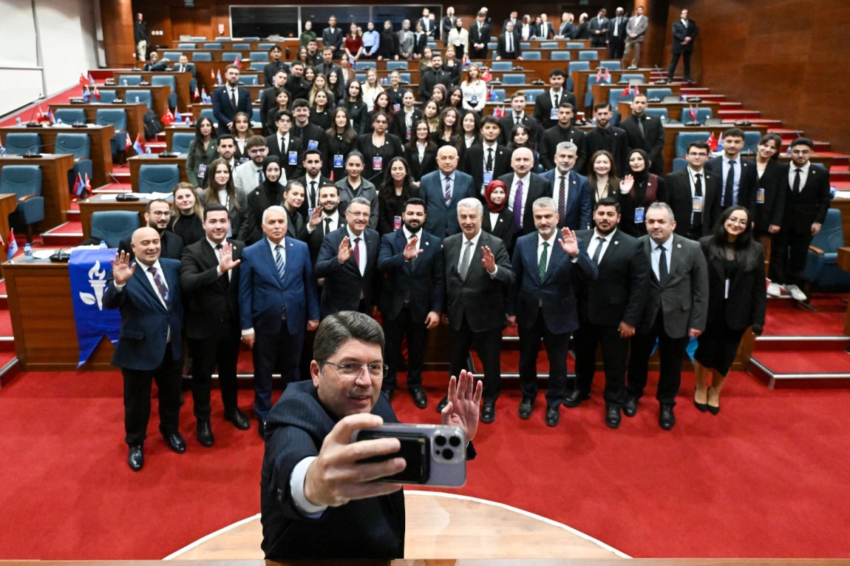 Adalet Bakanı Tunç, Trabzon Büyükşehir Belediyesi’nde Şehir Yatırımlarını İnceledi