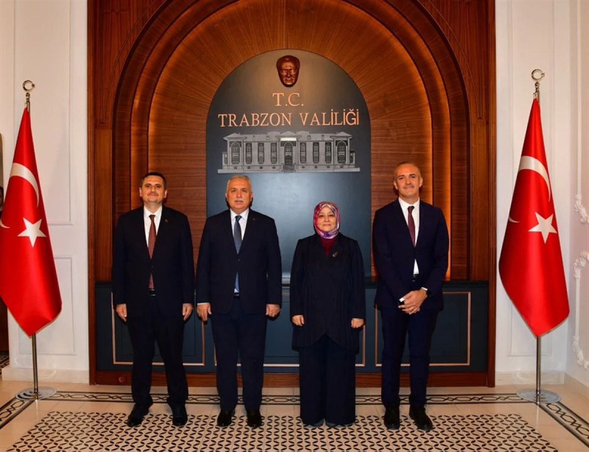 Aile ve Sosyal Hizmetler Genel Müdürü Ayşegül Yıldırım Kara, Trabzon Valisi Aziz Yıldırım’ı ziyaret etti