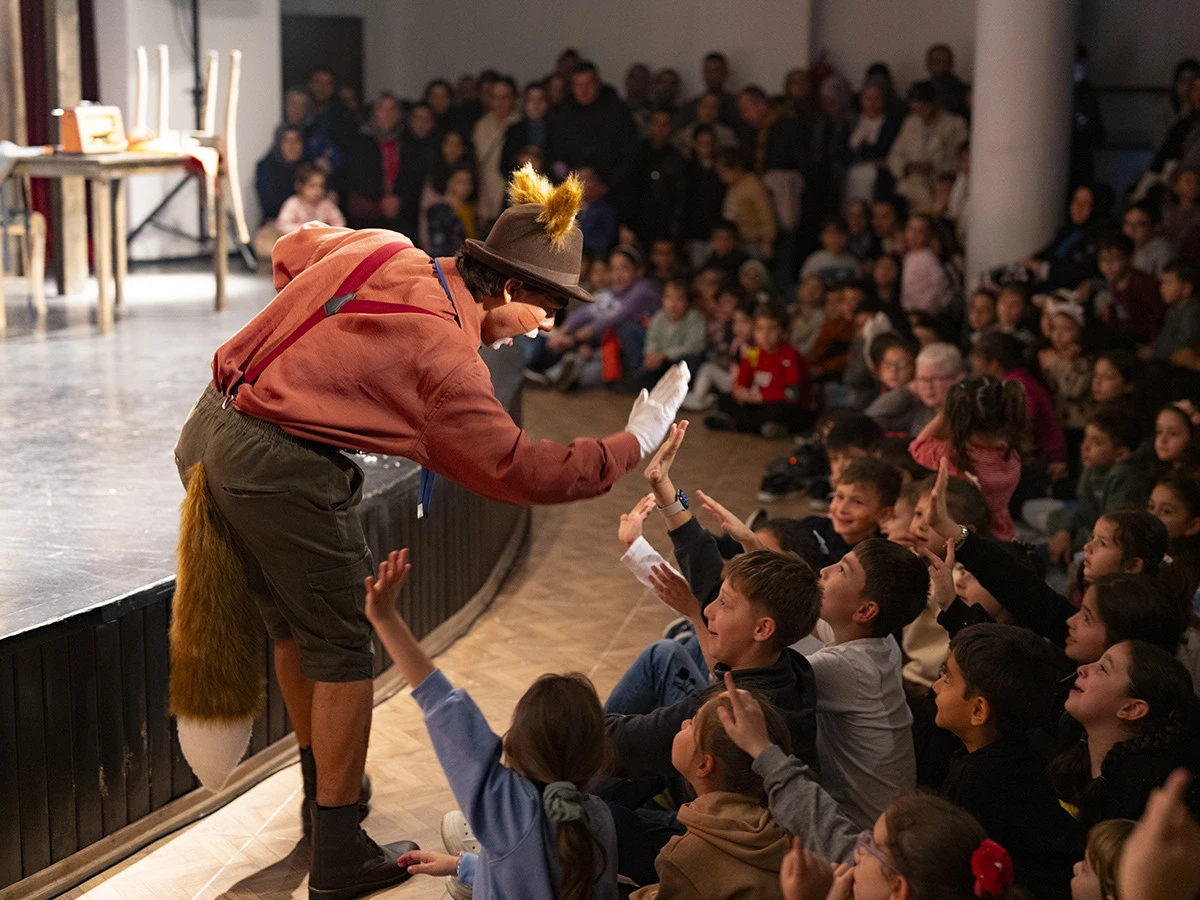 Akçaabat Belediyesi’nden Çocuklara Sanat Dolu Bir Hafta Sonu: “Pinokyo” Oyunu Sahnelendi