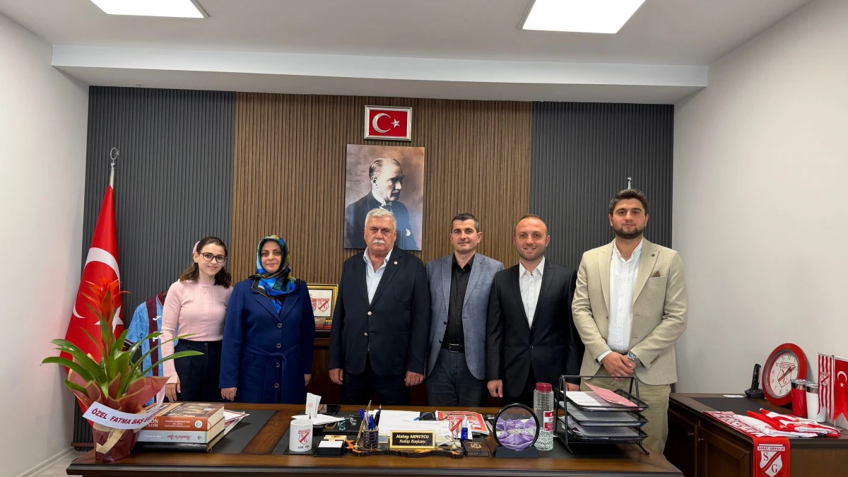Ak&ccedil;aabat Fatma Baş Koleji&rsquo;nden Sebat Gen&ccedil;likspor&rsquo;a şampiyonluk ziyareti ger&ccedil;ekleşti