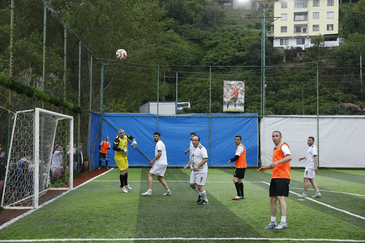 Ak&ccedil;aabat&rsquo;ta kurumlar arası futbol heyecanı başladı