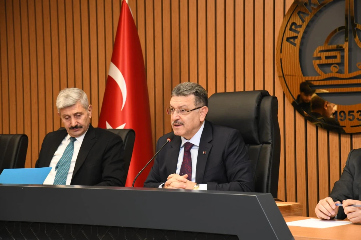 Araklı&rsquo;nın Geleceği İ&ccedil;in Net Mesaj: OSB Kurulmalı, Ulaşım G&uuml;&ccedil;lenmeli, &Ccedil;evre Sorunu &Ccedil;&ouml;z&uuml;lmeli